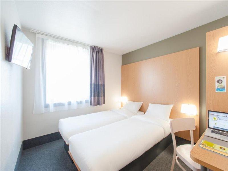 Aubenas Hotel